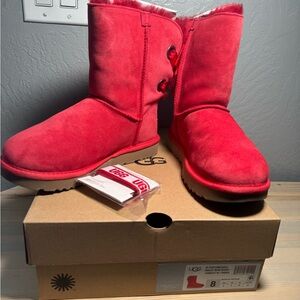 UGG with customizable Bailey Bow Size 8 Red